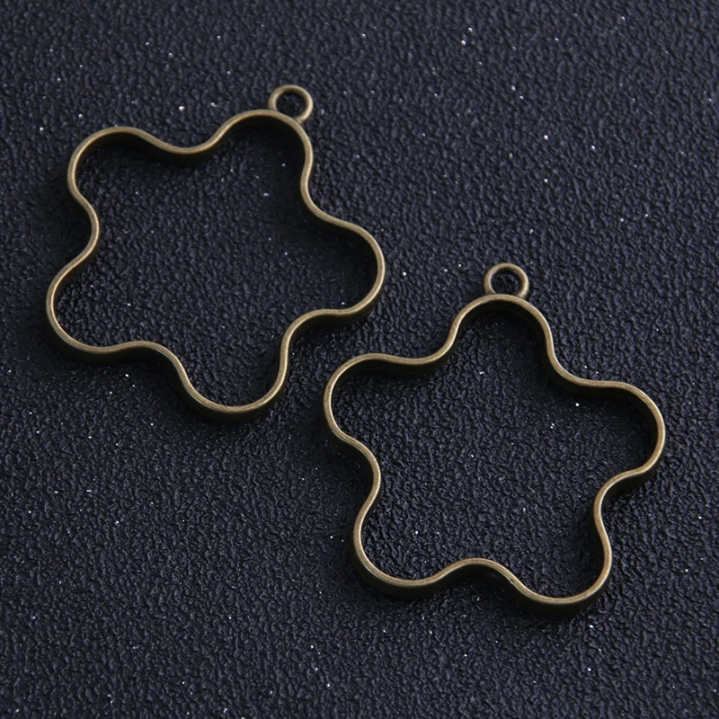 4pcs/lot 39*46mm Zinc Alloy Antique Bronze Blank Flower Shape Hollow Charm Pendant Bezle Tray Diy Jewelry Making | Украшения и
