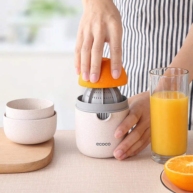 Мини ручная оранжевая соковыжималка переносная крышка вращающаяся для
