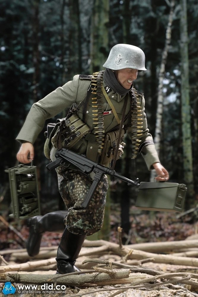 DID-D80131-1-6-WWII-SS-German-Soldier-Action-Figure-Empire-Armored-Division-MG42-Machine-Gunner