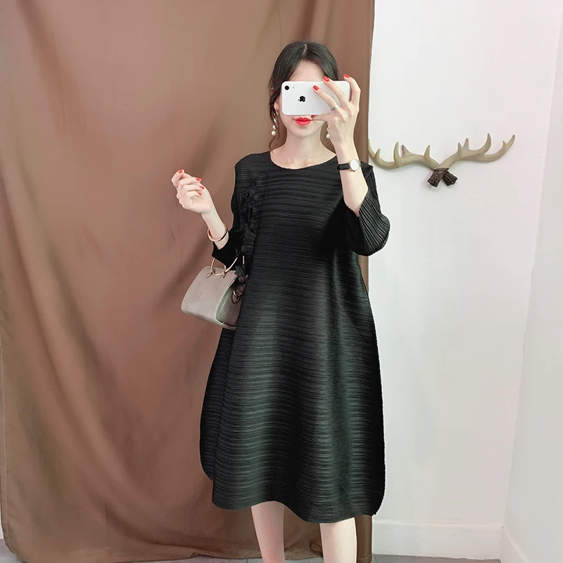 Miyake плиссированное платье новые осенние элегантные оригинальные дизайнерские свободные женские платья до середины икры с круглым вырезом Плиссированные однотонные женские платья