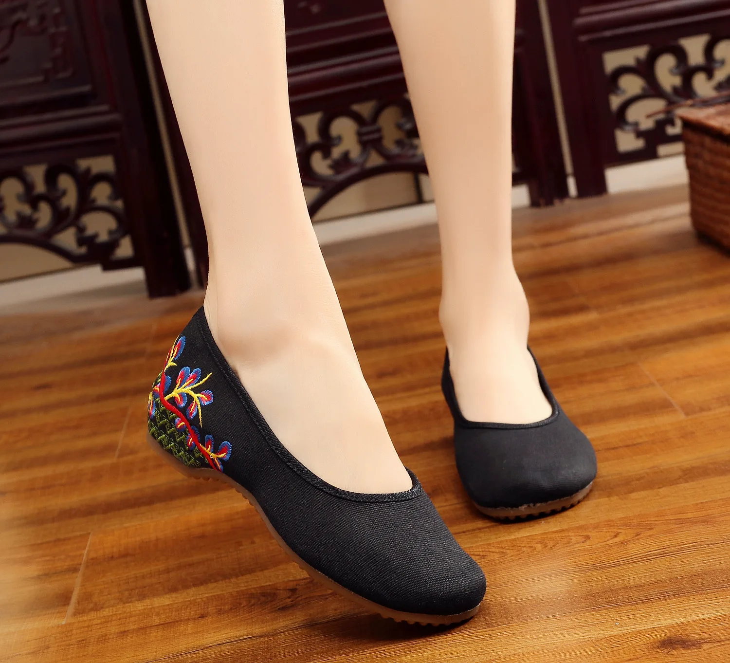 

2018 New Style Rubber Sole Old Beijing Embroidered Shoes Canvas Elevator Ethnic-Style Simple Slippers