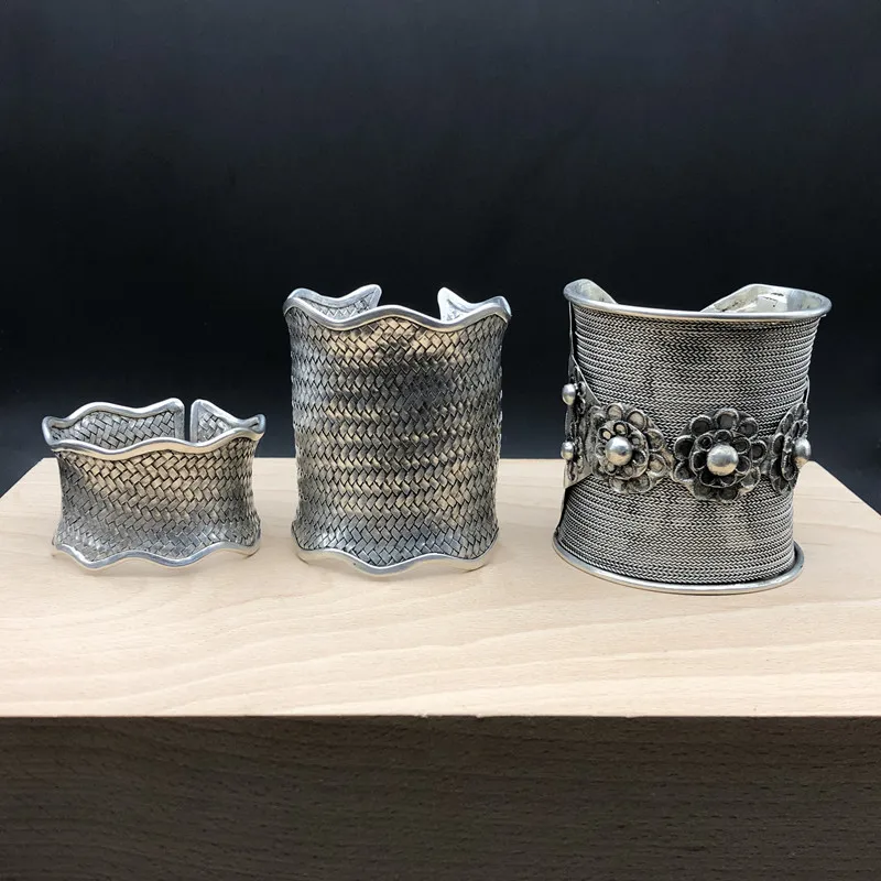 

charming Hand made Carved ancient Miao silver Yunnan silver bracelet armband