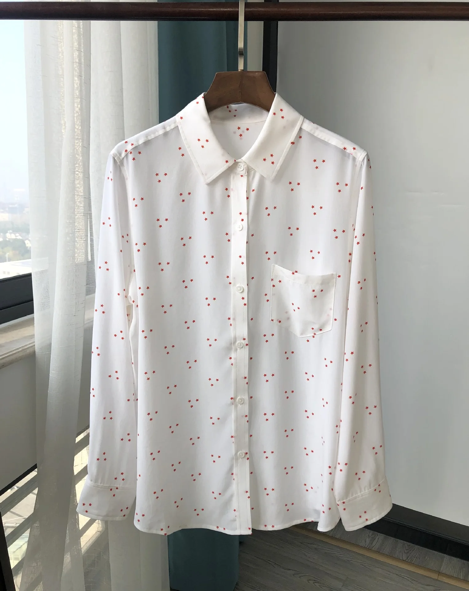 

Red Little Star Print Silk Shirt Women Casual White Blouse Fresh Long Sleeve Blouses Tops
