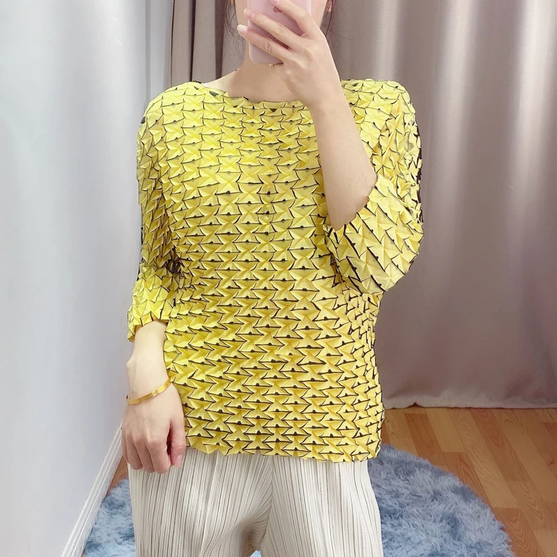 

HOT SELLING stereoscopic fold Blooming three quarter fashion o-neck Loose and thin T-shirts IN STOCK