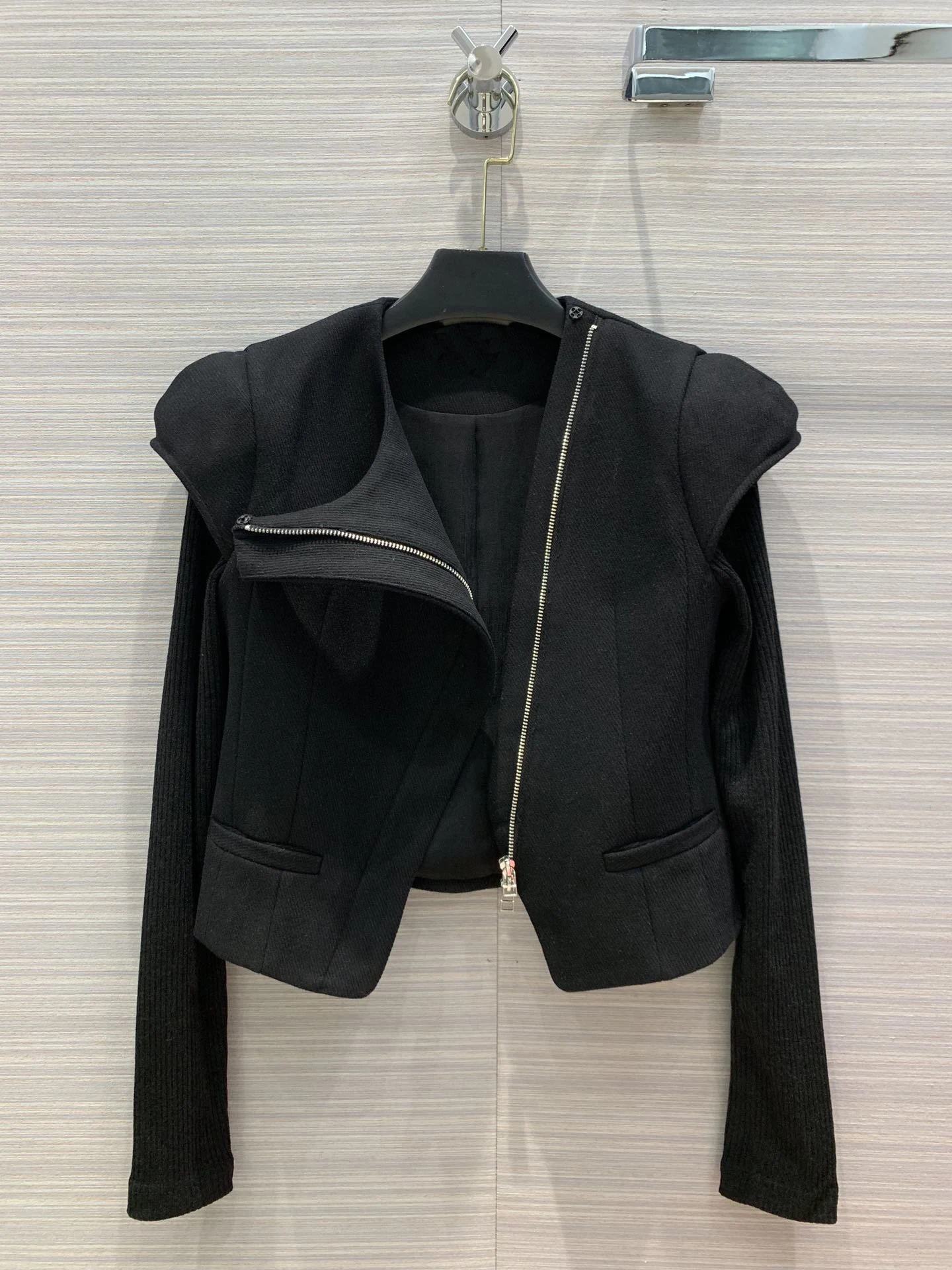 Новая женская Высококачественная модная короткая приталенная куртка с длинными рукавами и круглым вырезом на молнии с двумя скобами 1107