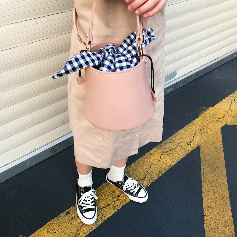 

INS New Arrival Plaid Rabbit Eared Bag Women's 2019 New Style Bucket Bag Simple Pull-belt Crossbody Bag