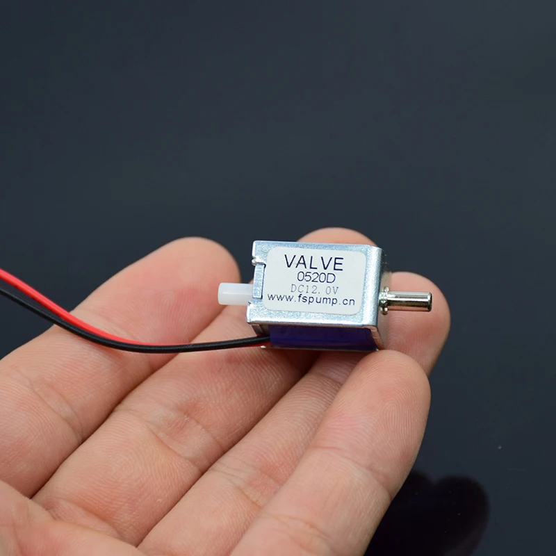Маленький Электромагнитный Мини клапан постоянного тока 3 в 4 5 6 12 В 24 нормально