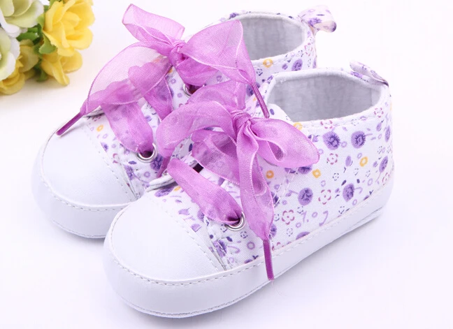 Бренд для новорожденных детей Цветочная мягкая подошва обувь младенец, девочка, малыш кроссовки противоскользящие милые детские пинетки