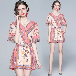 Conjunto de 2 piezas formado por Top y pantalón corto, informal, cintura elástica, cuello en V, volantes, estampado, manga de pétalo, verano 2021