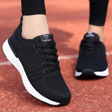 Mode chaussures de Tennis femme respirant maille noir Zapatos Mujer confort à lacets doux femme en plein air lumière gymnastique Sport baskets chaussures plates(China)