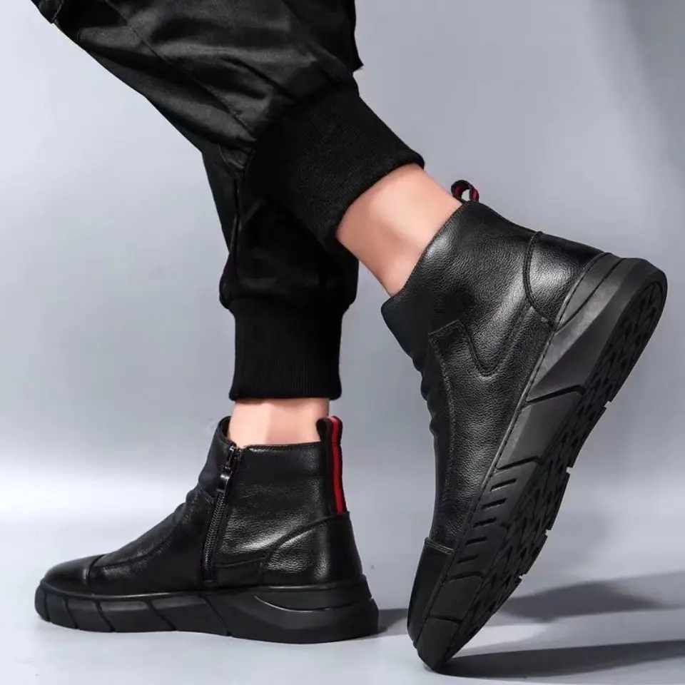 Men Snow Boots Men TPR Durable Outsole Leather Shoes New Fashion Short Plush Warm Fur Winter Boots Men's