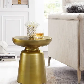 

High-temperature baking varnish Nordic golden small tea table non-slip base flannel modern simple creative mini side table stron