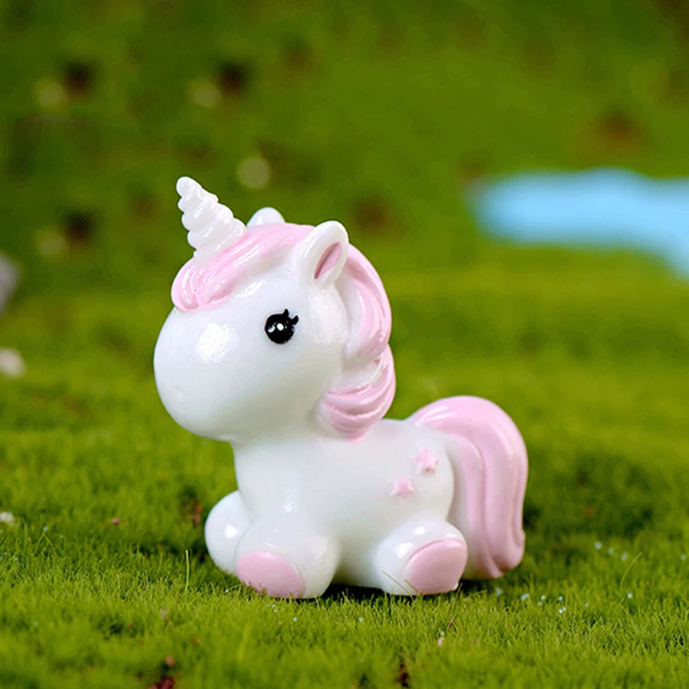 Unicorn Miniatures Figurines Cute Resin Mini Unicorn Crafts Family Micro Landscape Decoration Home Decor