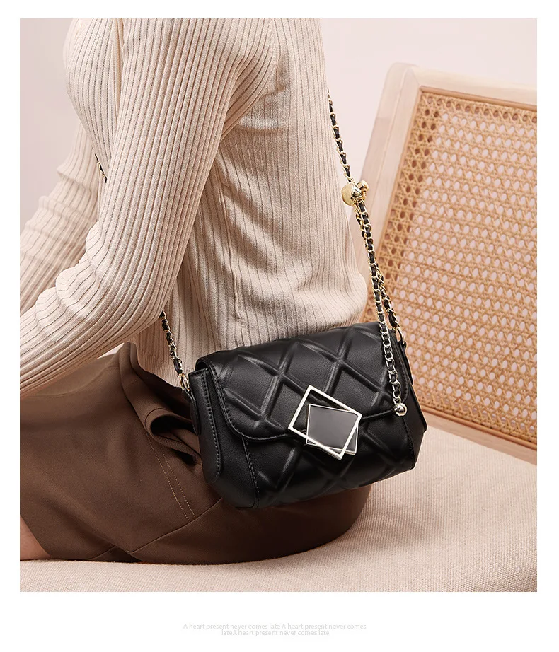 Summer Diamond Pattern Shoulder Bag 8