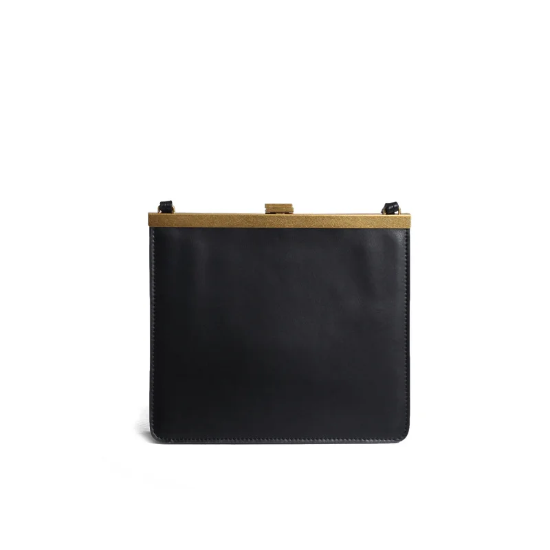 

2019 new top layer leather handbag spring and summer model bag catwalk bag retro metal buckle clip bag shoulder Messenger bag