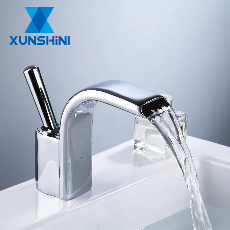 

XUNSHINI Luxury Basin Faucet Hot and Cold Chrome Brass Single Handle Basin Mixer Tap Deck Mounted Bathroom Faucets Sink Faucet