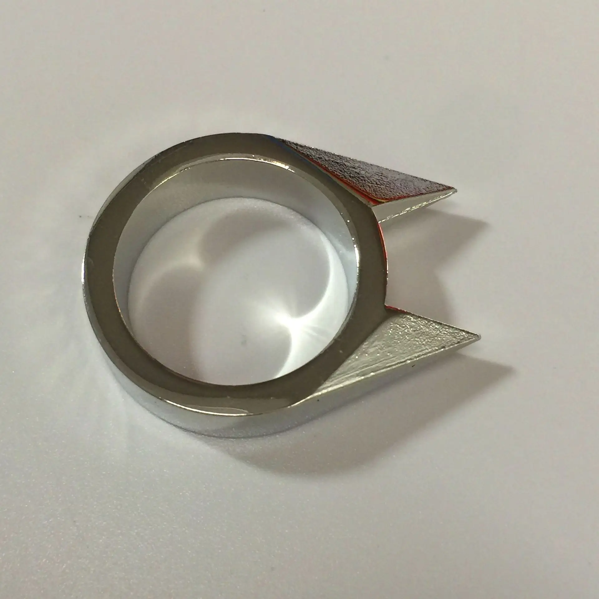 Le noir Bague de défense pour hommes et femmes, outil d