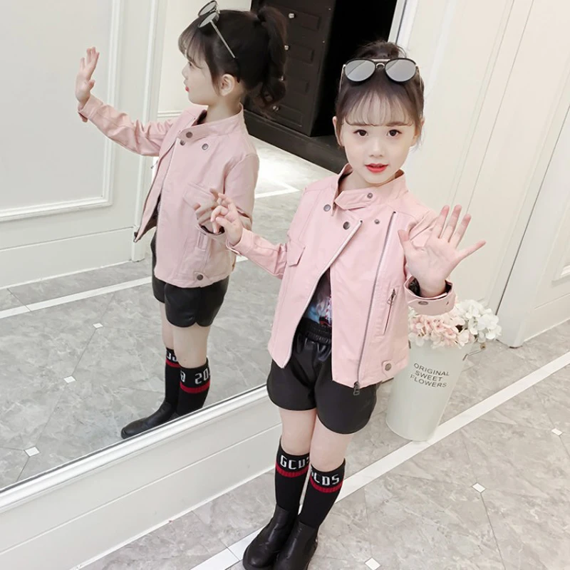 Кожаная куртка для девочек; коллекция года; осеннее короткое пальто из искусственной кожи для больших детей; модная детская кожаная мотоциклетная Одежда для девочек