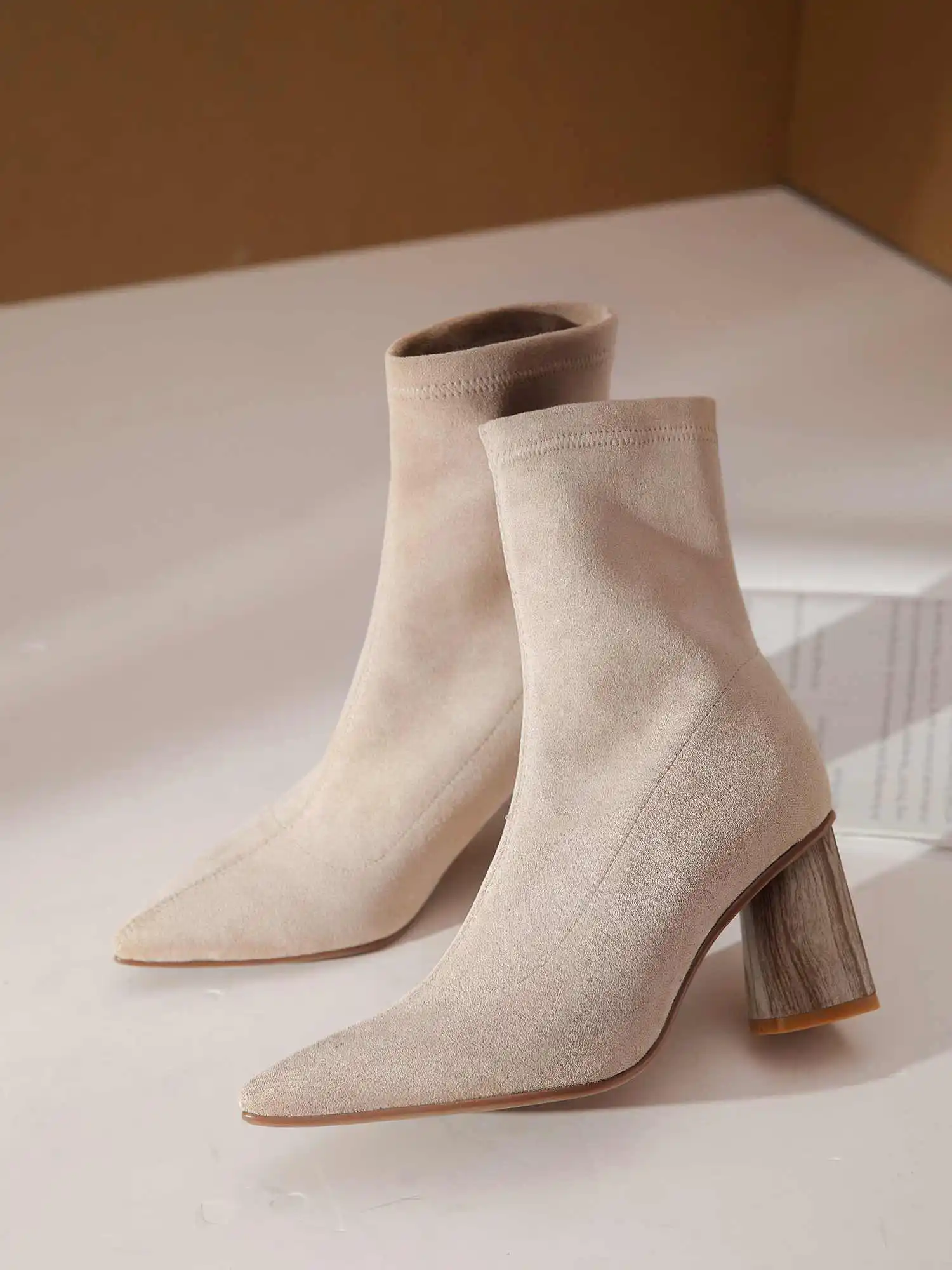 Krazing pot/Лидер продаж; однотонная обувь в простом стиле; Офисная Женская обувь из мягкого флока; эластичная обувь с острым носком на высоком каблуке; повседневная одежда; классические женские ботильоны; L78