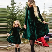 Винтажное платье для мамы и дочки; осень г.; женские зеленые бархатные платья с длинными рукавами и круглым вырезом; Femme; вечерние платья