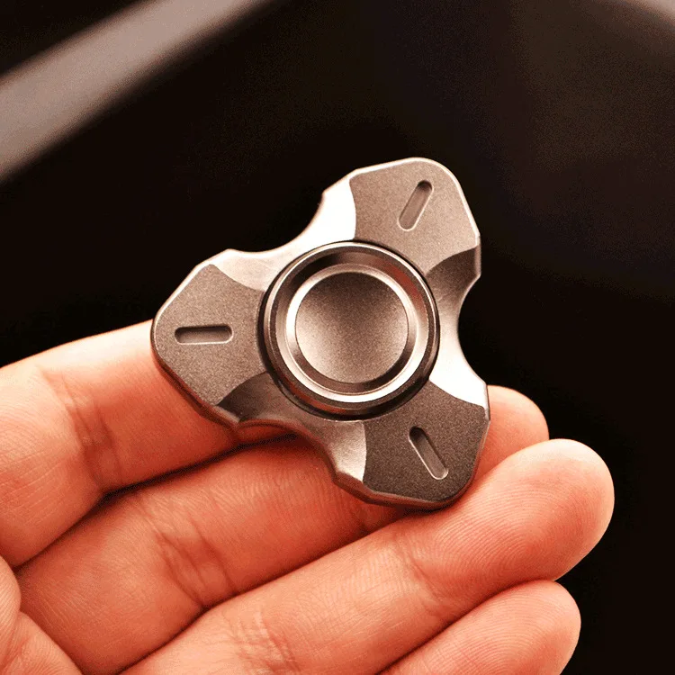 

Triangular Stainless Steel Hot Selling Fidget Spinner edchandspinner