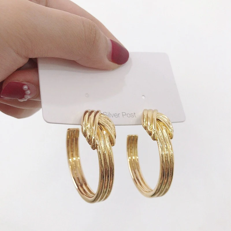 Новые металлические Золотые Большие геометрические круглые серьги-кольца с ТВ-звездой, корейские массивные серьги для женщин, современные ювелирные изделия