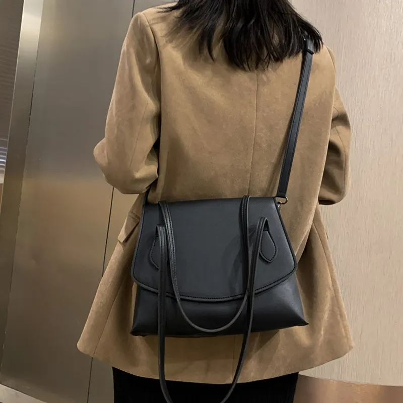 

Black Big Flap Crossbody Bags for Women Luxury Branded Pure Color Sling Messenger Bag Female Large Quality Leather Shoulder Bag