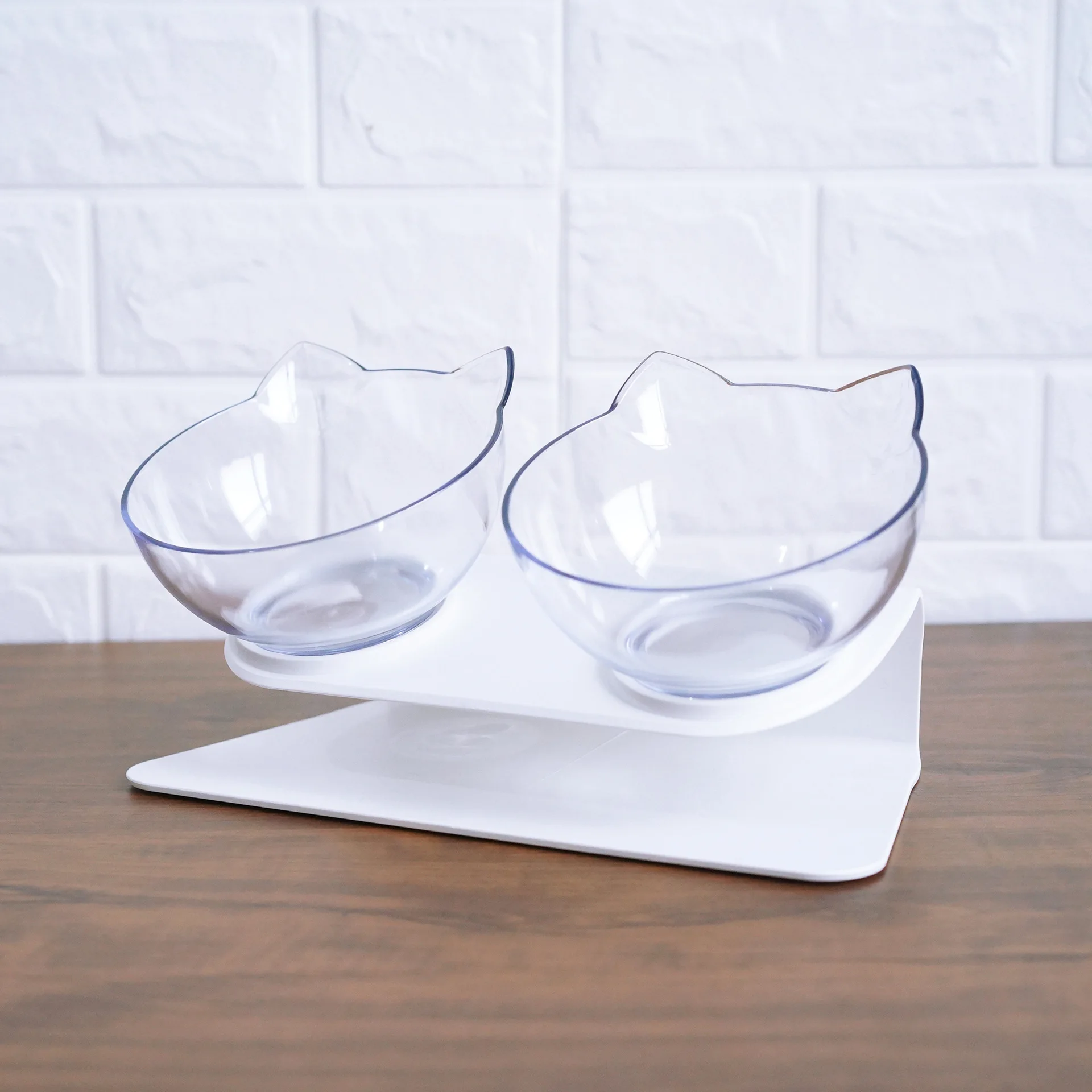 27.5x13.5cm white 2 в 1 кормушка для домашних животных Миска Для Кормления Собаки с защитой от Еда для домашних животных собак дозаторы тарелок посуда миска для кота, собаки Еда воды миска 15 градусов регулируемый - Color: 27.5x13.5cm white
