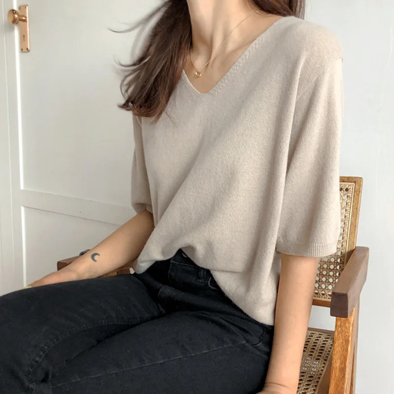 

Autumn 2020 New Short-sleeved Women's T-shirt V-neck Loose Solid Color Lazy Style Thin Drape Ice Silk Sweater Half Sleeve Top