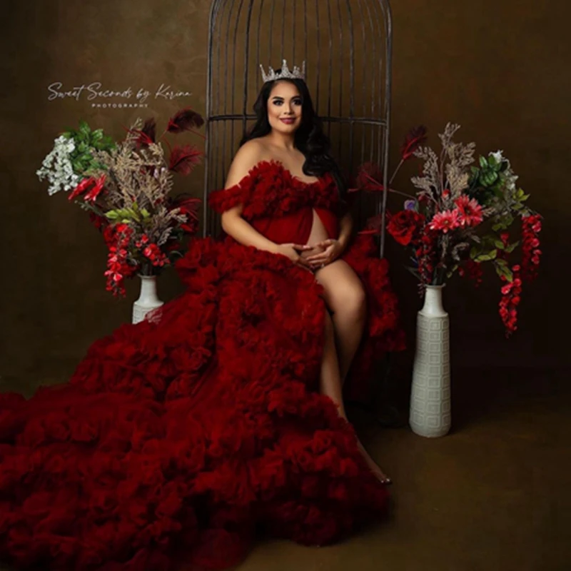 Пышное Платье из фатина для беременных с шлейфом открытыми плечами бордовое