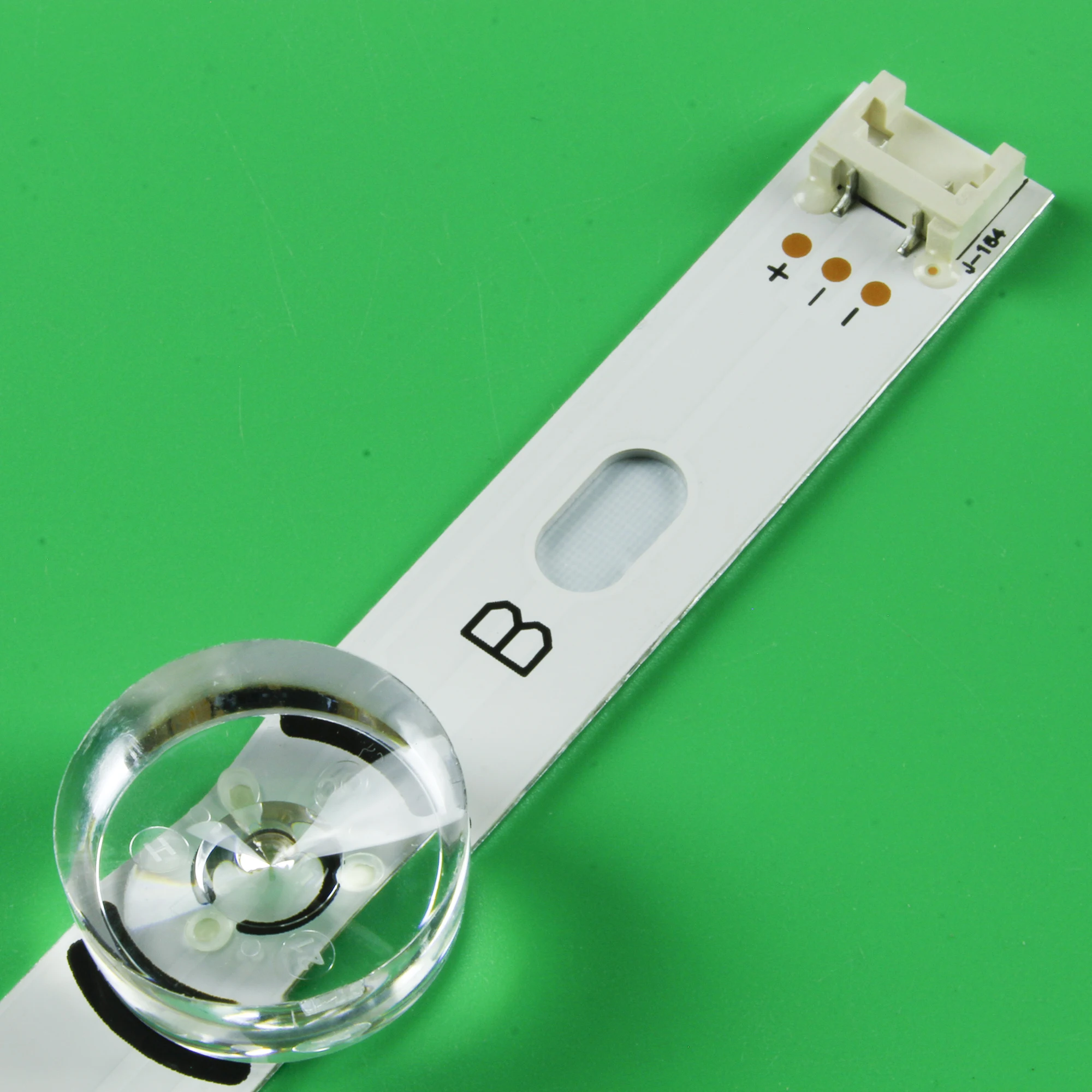 LED Backlight strip 8 Lamp For LG 42 inch TV INNOTEK DRT 3.0 42