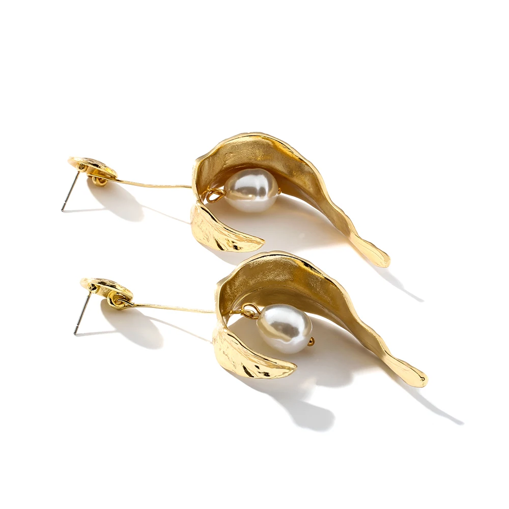 Yhpup, оригинальные минималистичные свисающие серьги в виде листьев, золотые свисающие серьги с натуральным жемчугом, винтажные серьги для женщин, ювелирные изделия для вечеринок, подарок