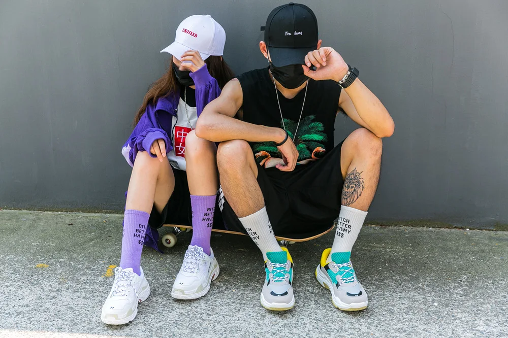 Личность унисекс хлопковые носки Для женщин Письмо оригинальные туфли в стиле хип-хоп носки Harajuku черный, белый цвет всесезонное длинные парные носки фиолетовый
