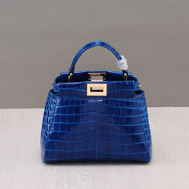 

Crocodile Grain Kitten Package Bride Portable Mini- Package cow Leather Single Shoulder Package Messenger Woman Package