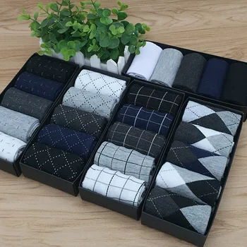 

5 pairs of men's socks gift box business socks 200 needles 5 pairs of solid color men's socks boxed cotton socks
