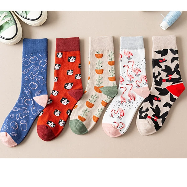 

Korean creative men and women tide socks illustration dog green plant couple cotton mid tube Autumn and winter new