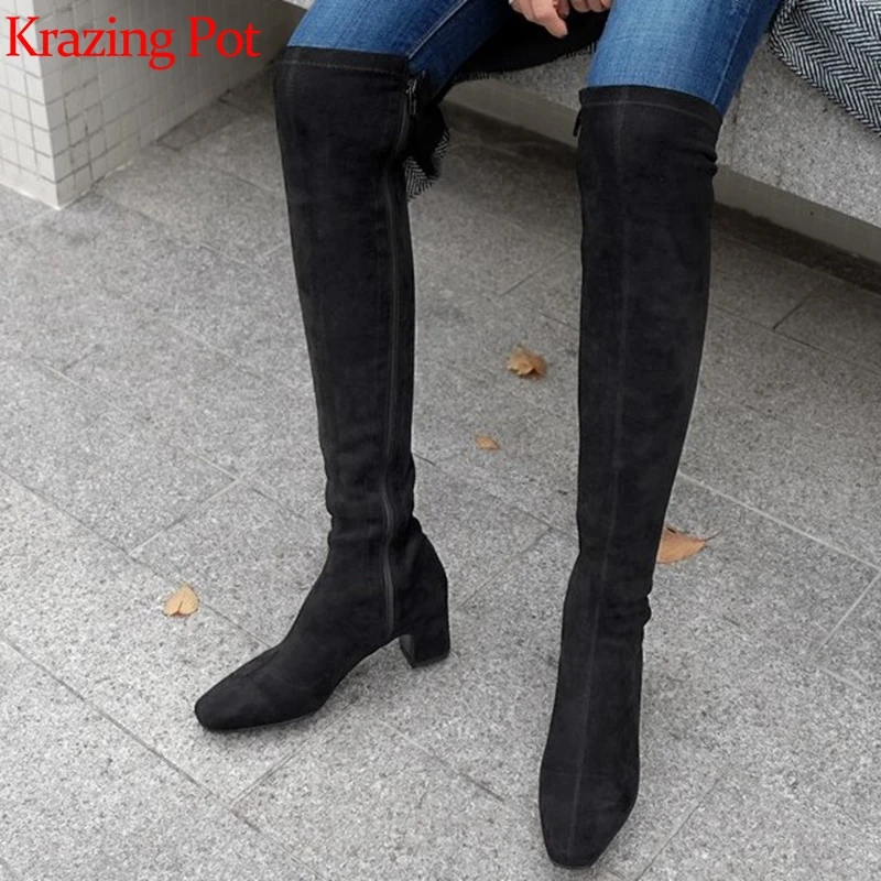 Krazing pot/Винтажные сапоги Уличная обувь с квадратным носком; зимние теплые сапоги выше колена из эластичной ткани на среднем каблуке на молнии; L01