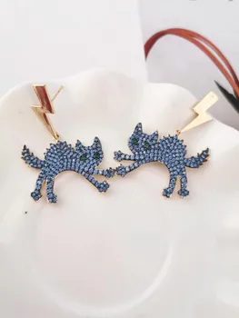 

Korean version light luxury dense set zircon lightning cat personality Earrings temperament delicate fashion Cat Earrings female