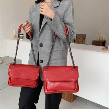 

2020 Summer Fashion Chain Shoulder Messenger Bags Niche Design Summer Small Square Bags High Quality Women Purse and Handbags