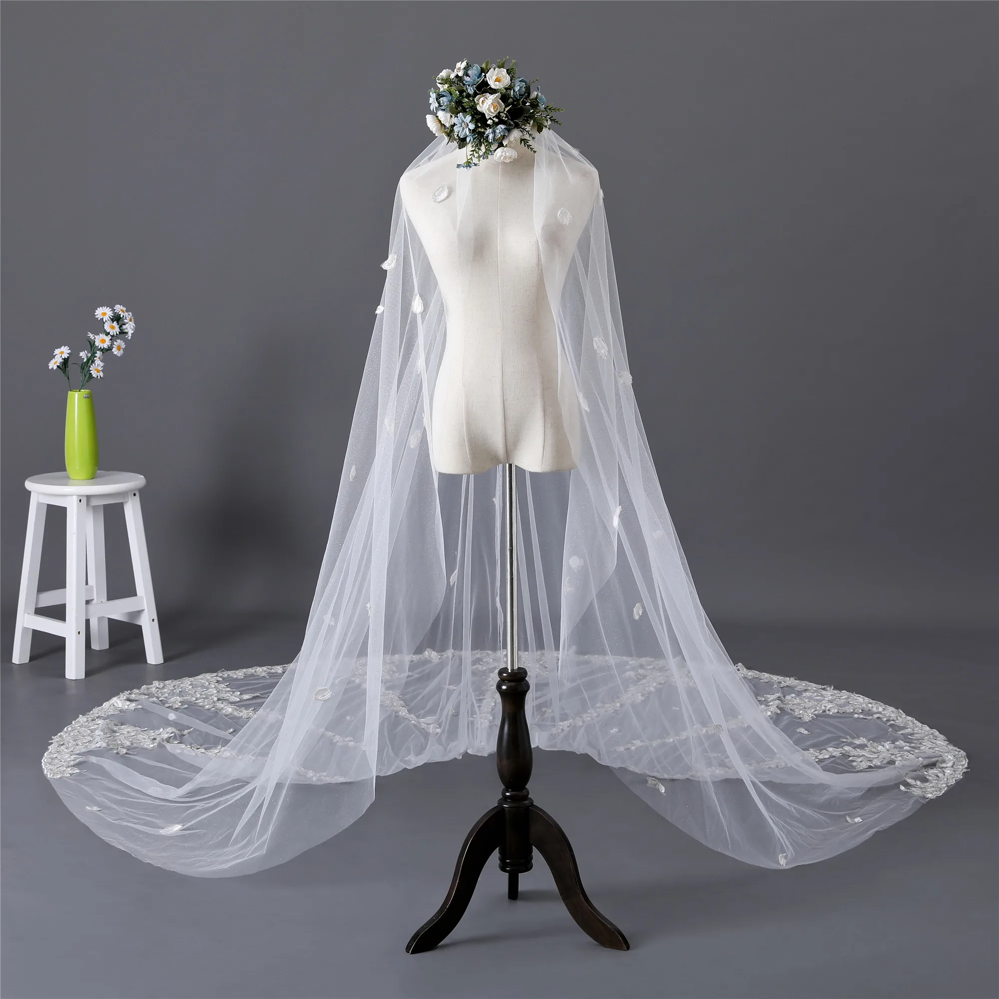 Erosebridal Новое поступление Соборная 350 см Фата невесты Кружевной Край вуаль Длинная женская свадебная белая вуаль 1 слой