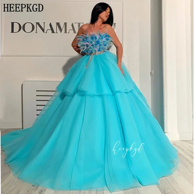 

Turquoise Long Saudi Arabic Evening Dress Strapless Feathers Chest Tiered Ball Gown Formal Dresses Customize Robe De Soiree