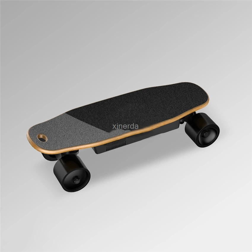 Легкий четырехколесный Электрический скейтборд 200 Вт с дистанционным