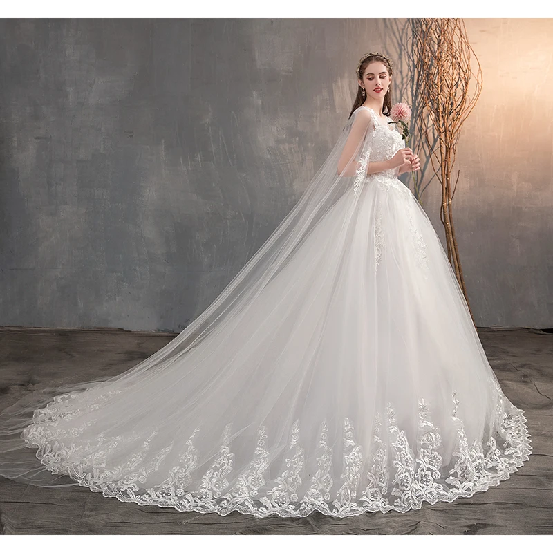 2022 Chinese Wedding Dress With Long Cap Lace Wedding Gown With Long Train Embroidery Princess Plus Szie Bridal Dress