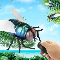 Electric Fake Flies Toy Simulation Insect Crawling Remote Control Flies Party Favors Birthday Gifts for Kids Boys Girls 2