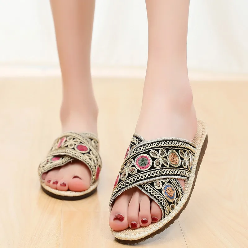 

Summer Bohemian Flat Sandals Anti-slip Beach Retro National Wind Slipper Women's Outer Wear Versitile Fashion Sandals