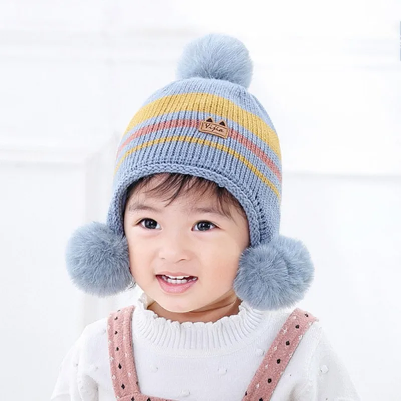 Зимние милые теплые шапки в полоску с плюшевыми помпонами для новорожденных мальчиков и девочек, вязаные шерстяные шапки с ушками