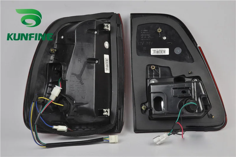 Car Tail Light Assembly for Toyota Land Cruiser 2000-2007 (5)