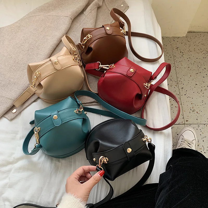 

Women Brand Originality Design Small bag women 2019 new Joker retro casual shoulder Messenger bag fashion simple bucket bag