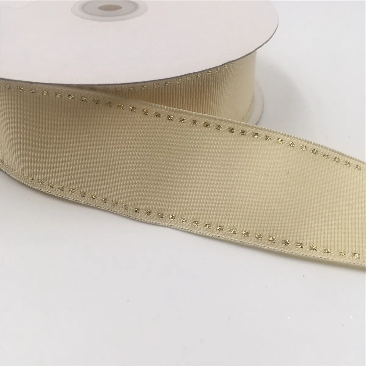 

38mm 25Yards Cream Grosgrain Ribbon Wired Edge Gold Lurex Stitched for Birthday Christmas Gift Box Wrapping Decoration DIY1-1/2"