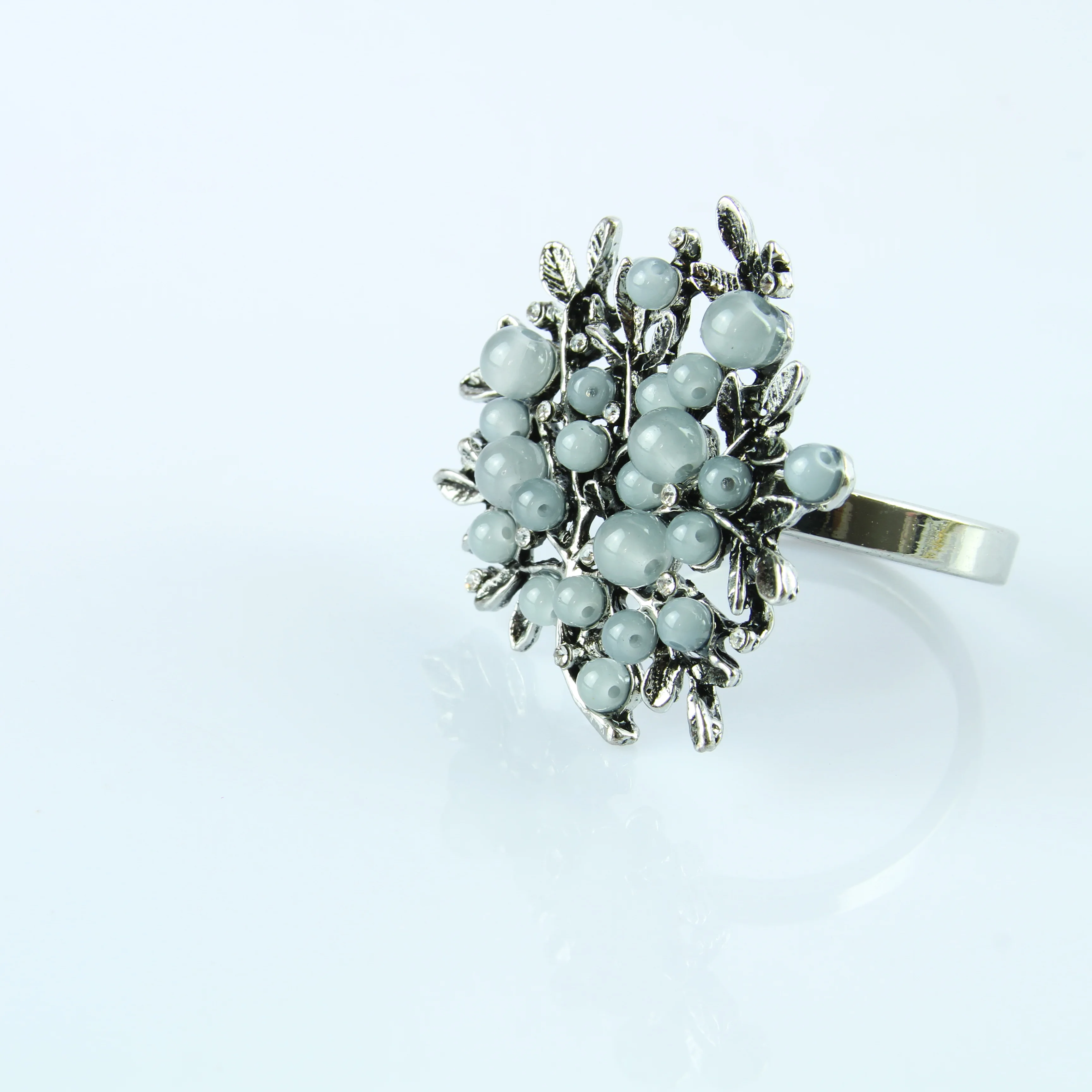 

Free Shipping White Pearl Flower Napkin Ring 4Pcs Qn21041016
